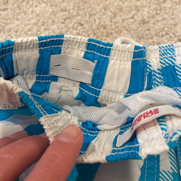 Set of 2 Solid and Striped Boys Bathing Suit Shorts size 6 - Picture 8 of 9